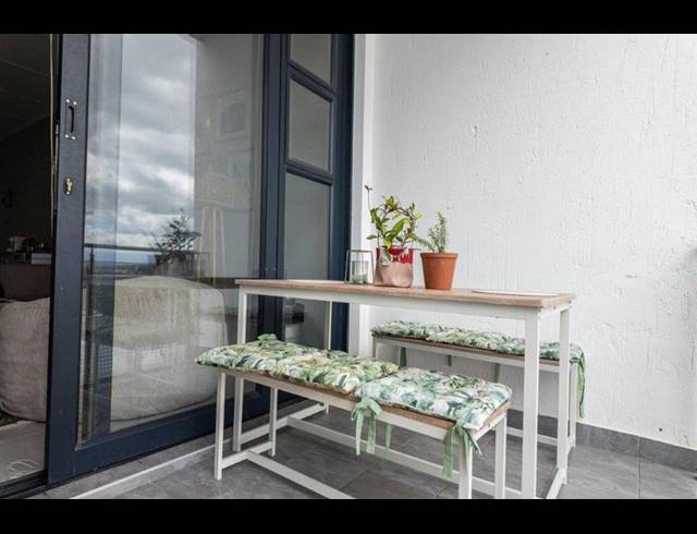 2 BEDROOM APARTMENT FOR SALE IN ISLAND VIEW